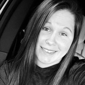 Meet your Posher, Courtney